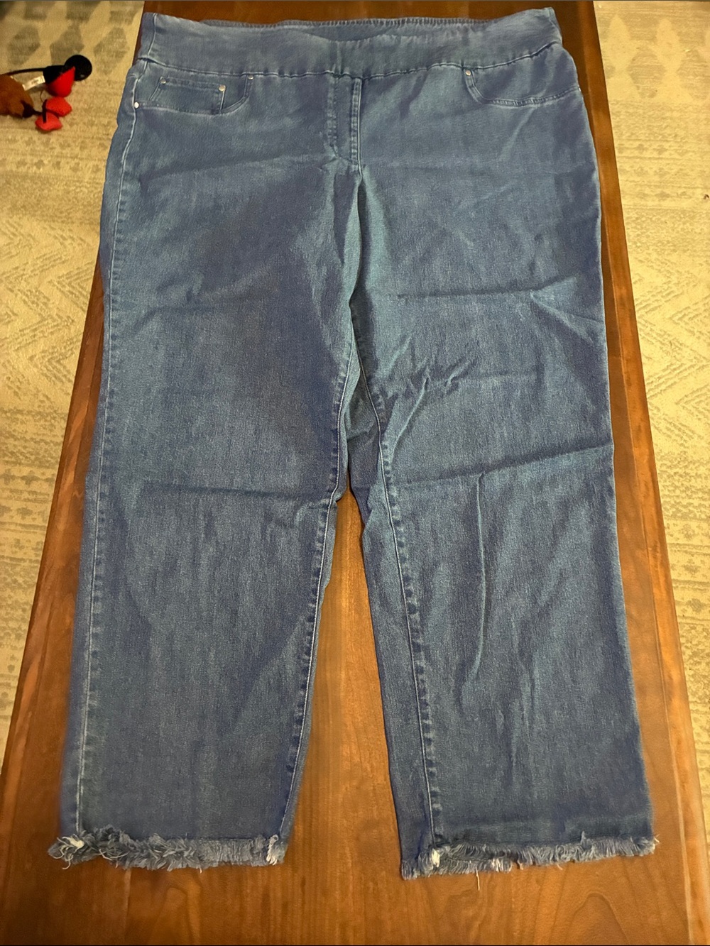 Women’s Blue Frayed-Hem Jeans
